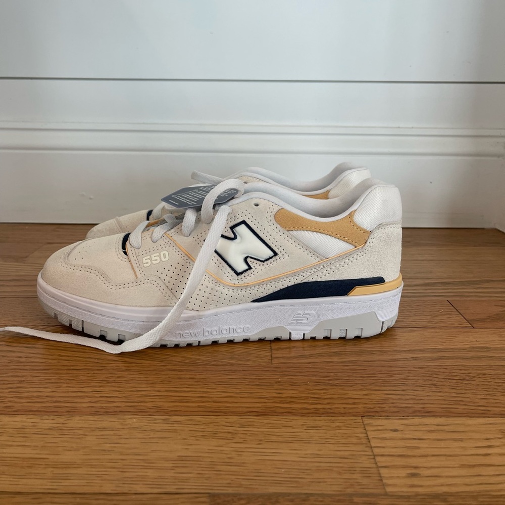 NWT New Balance 550 Beige Women’s Size 9